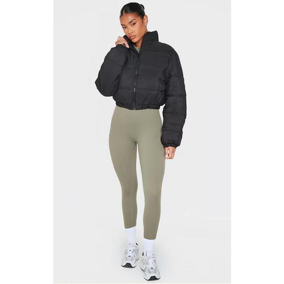 Pretty Little Thing Black Cropped Bubble Puffer NWT Size 12 - Picture 3 of 5